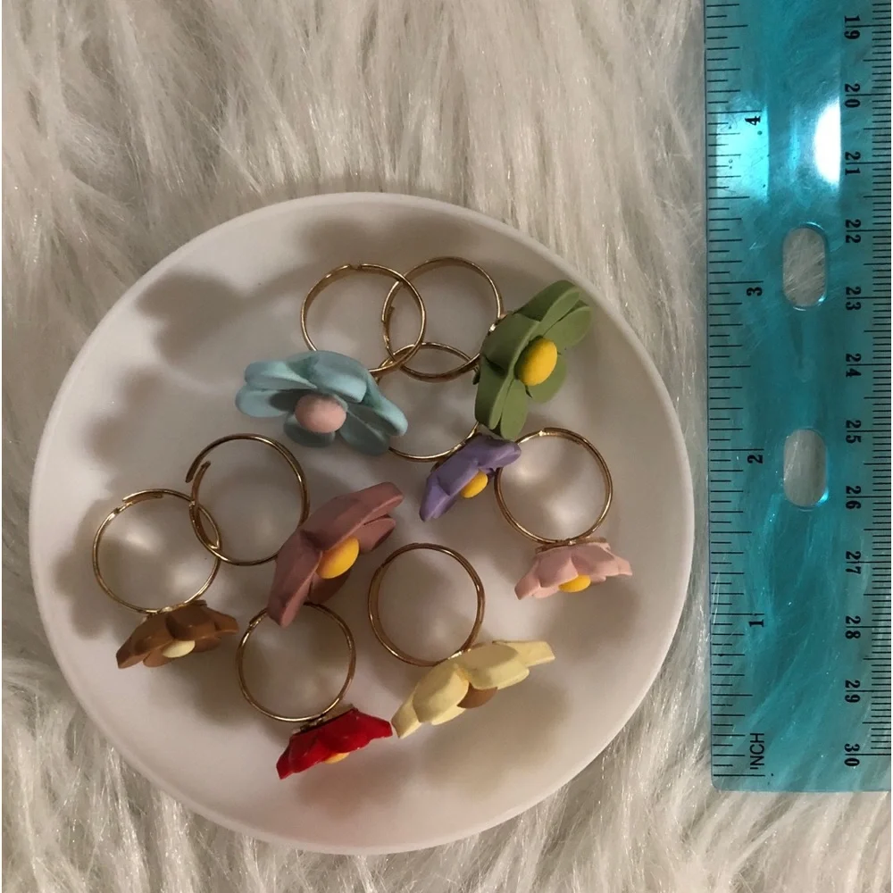 Eight floral/flower adjustable cute spring rings